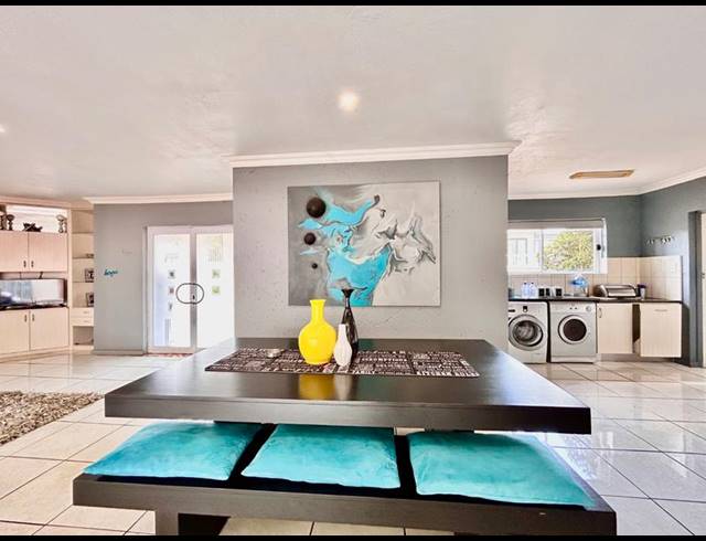 4 BEDROOM HOUSE FOR SALE IN CARIBBEAN BEACH